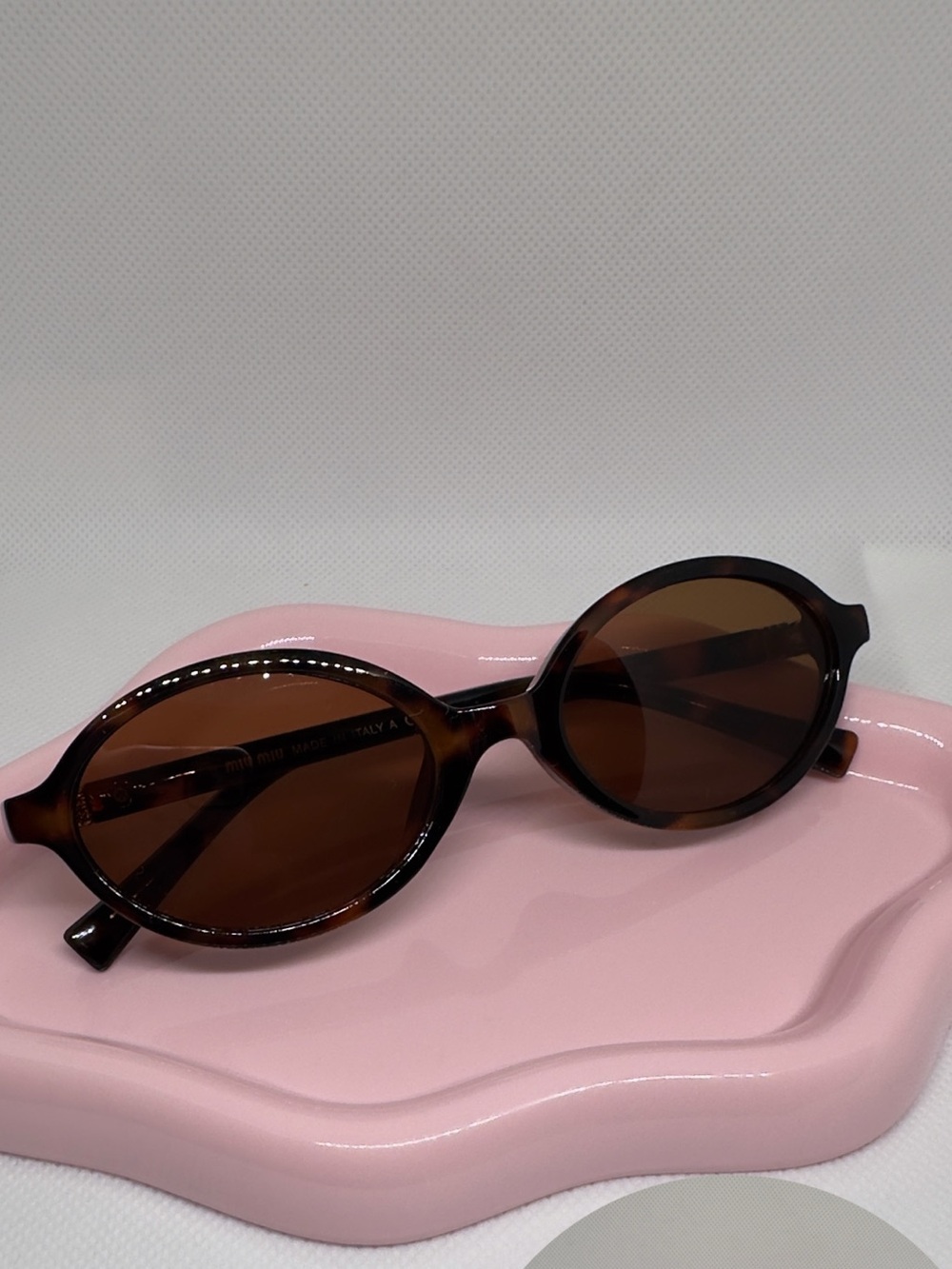Tortoiseshell Oval Women's Sunglasses - Brown Lenses